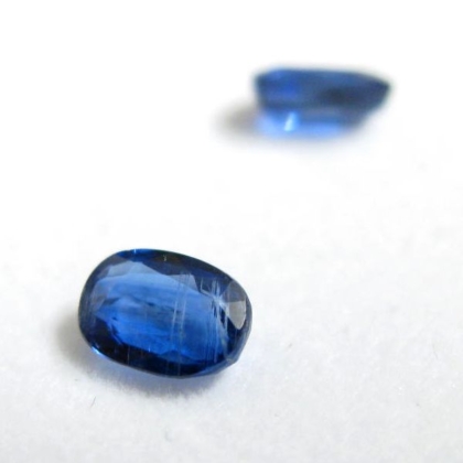 カヤナイト（Kyanaite） 和名：藍晶石　カイヤナイト