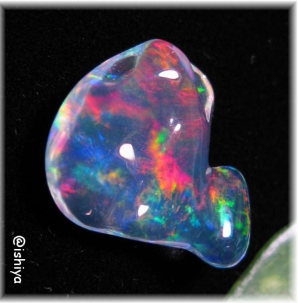 オパール（Opal）　和名：蛋白石
