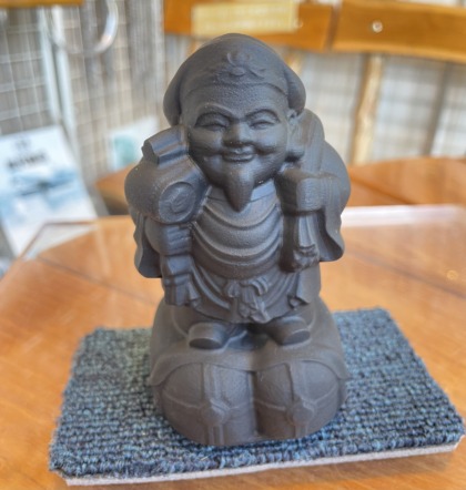 黒曜石でつくられた大黒天